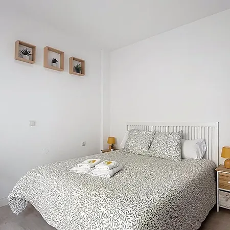 Estudio Velero En El Centro De - South Costa *