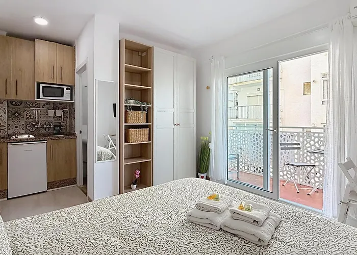 Apartment Estudio Velero En El Centro De - South Costa *